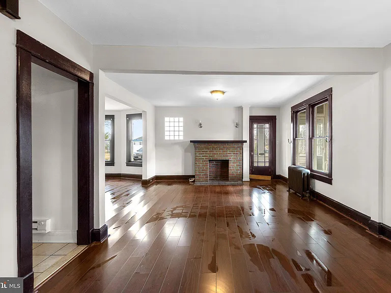 8904 Church Ln — Photo 6