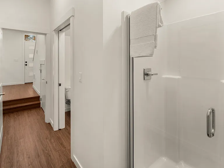 2745 Clare Ave — Photo 7