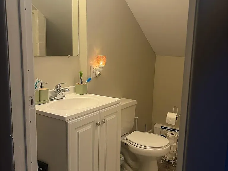 129 W Adams St — Photo 8