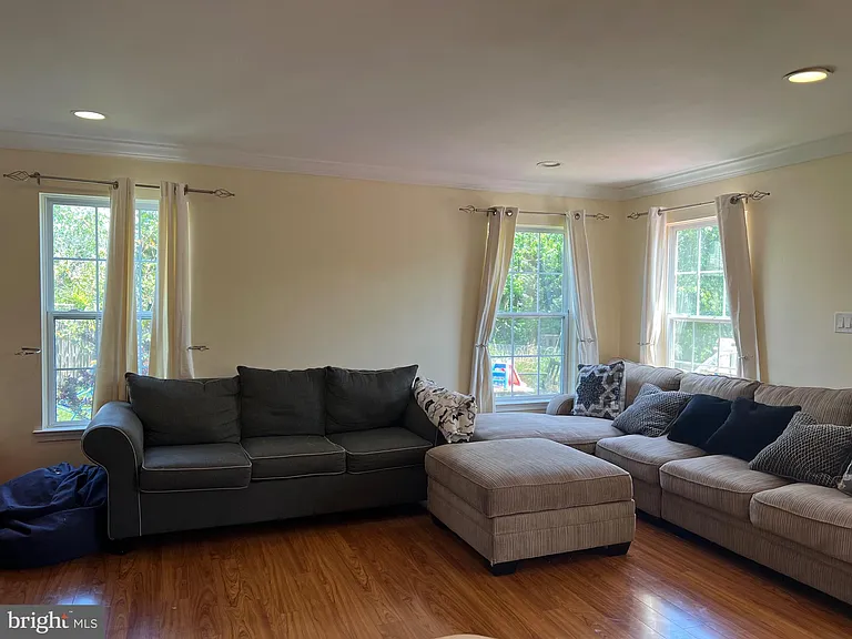 95 Roosevelt Blvd — Photo 4