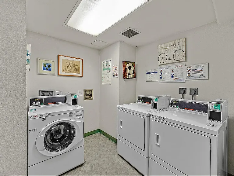 4501 N Hedgerow Dr #4 — Photo 4