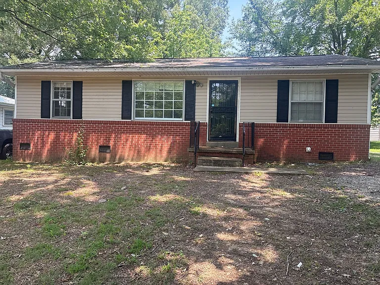 5032 Anderson St — Photo 1