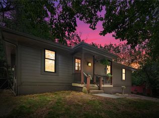 22001 S Hedge Hill Dr, Pleasant Hill, MO 64080