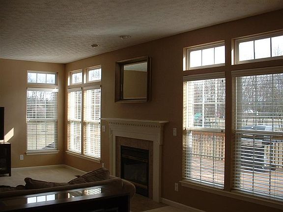 4th image of 955 Caribou Run Ln