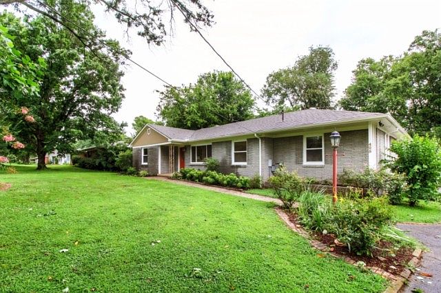 1st image of 425 Richland Cir