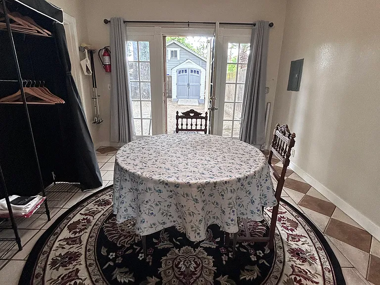 1119 N San Joaquin St — Photo 10