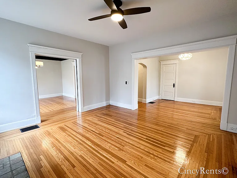 2552 Erie Ave #1 — Photo 5