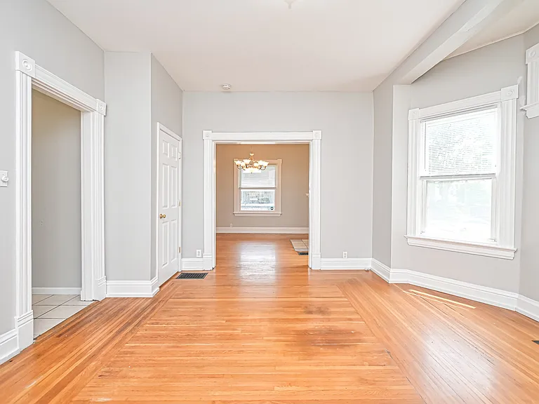 4221 Bell St — Photo 13