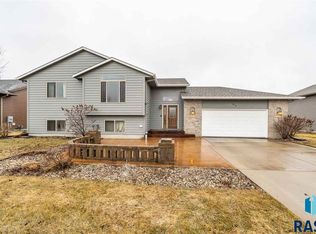 415 S Deerview Ave, Tea, SD 57064