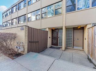 1320 W Arthington St #1, Chicago, IL 60607