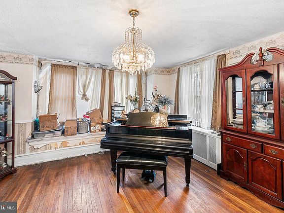 5th image of 4403 Springdale Ave