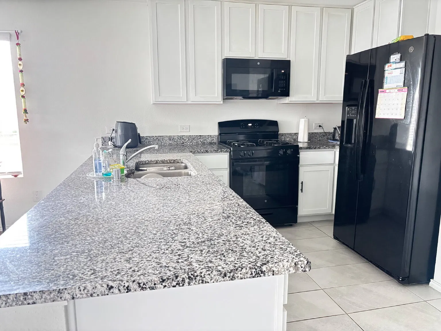 4 bed, 2.0 bath, 1499 sqft, $1,900 — Photo 3