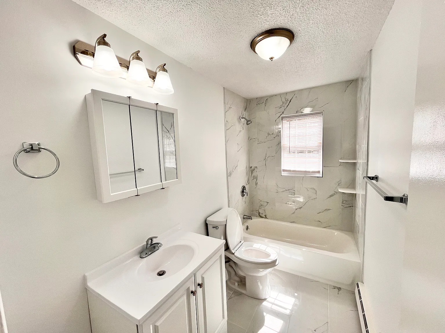 2 bed, 660 sqft, $2,000 — Photo 1