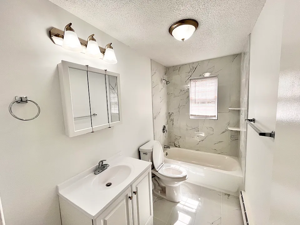 389 S Main St #8