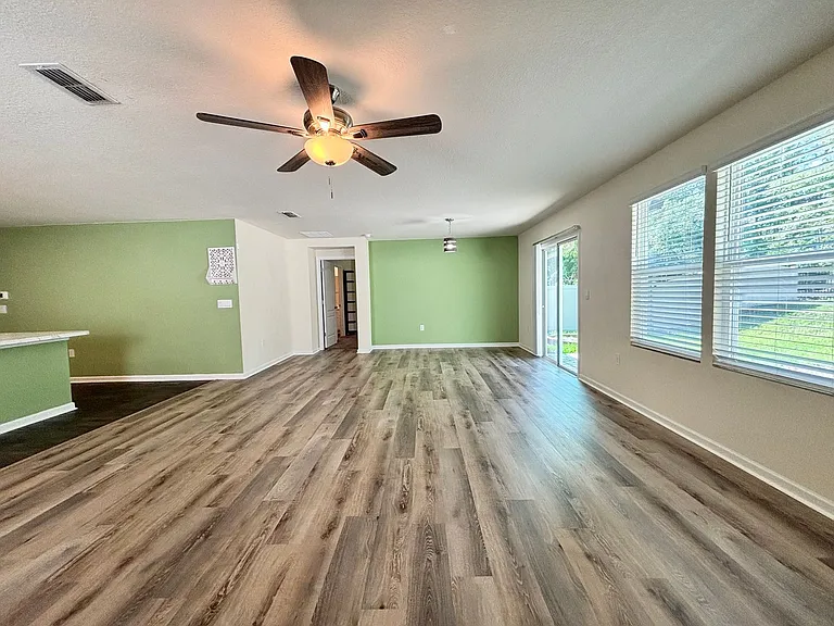 2270 Willow Springs Dr — Photo 20