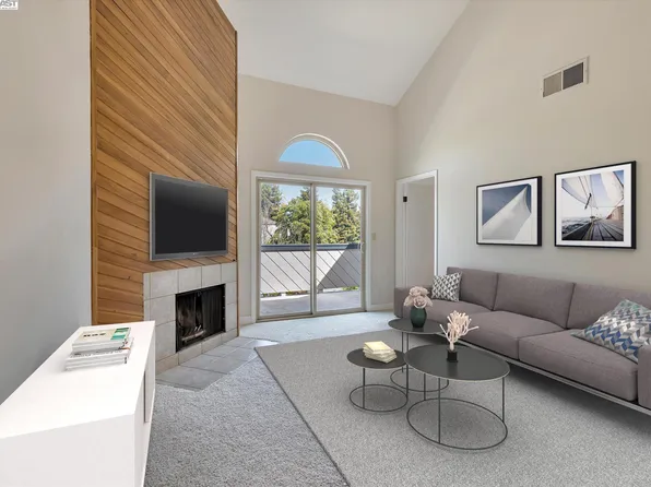 25930 Kay Ave APT 300, Hayward, CA 94545