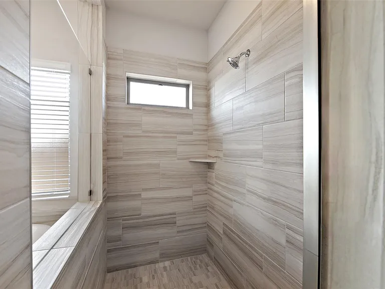 127 Plumbago Loop — Photo 13