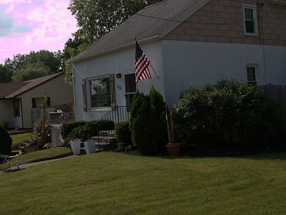 3rd image of 125 Madison Dr NE