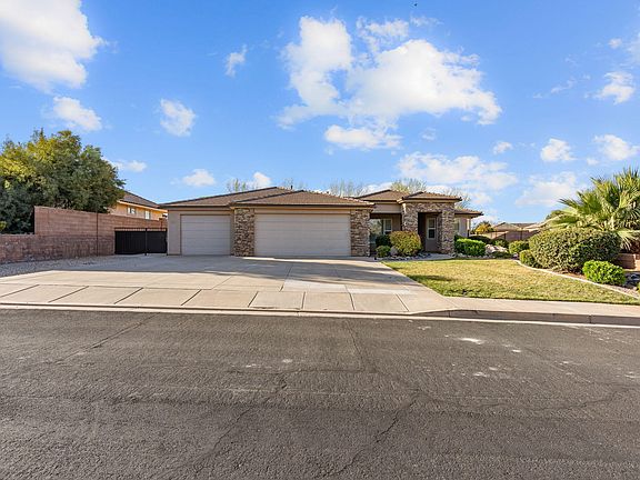 3rd image of 880 E Lori Ln