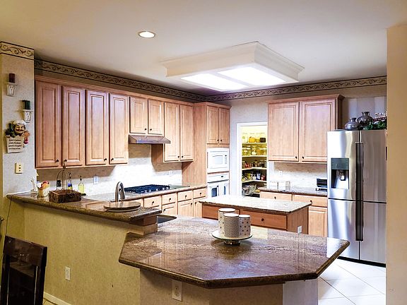 3rd image of 2802 Trailridge Ct