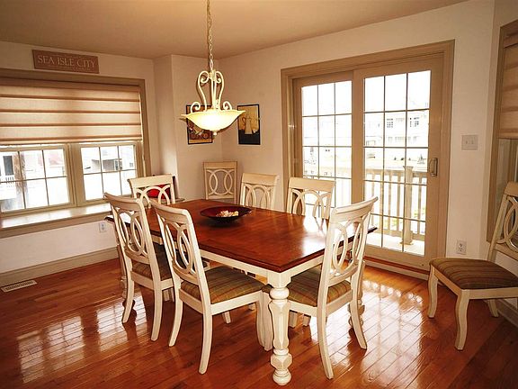 4th image of 5605 Pleasure Ave #S