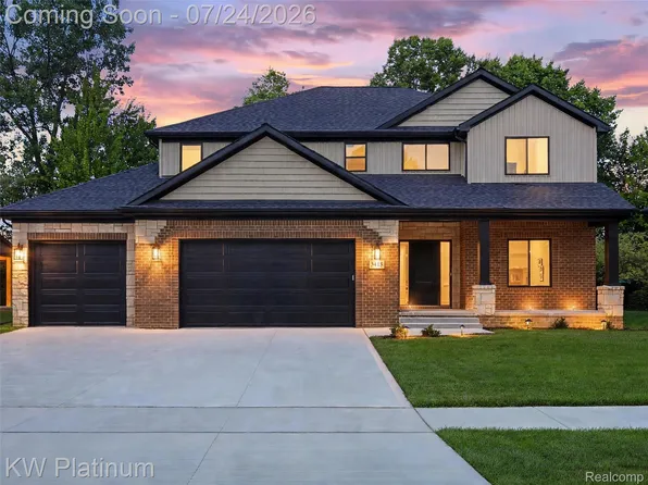 3416 Round Tree Dr, East China, MI 48054