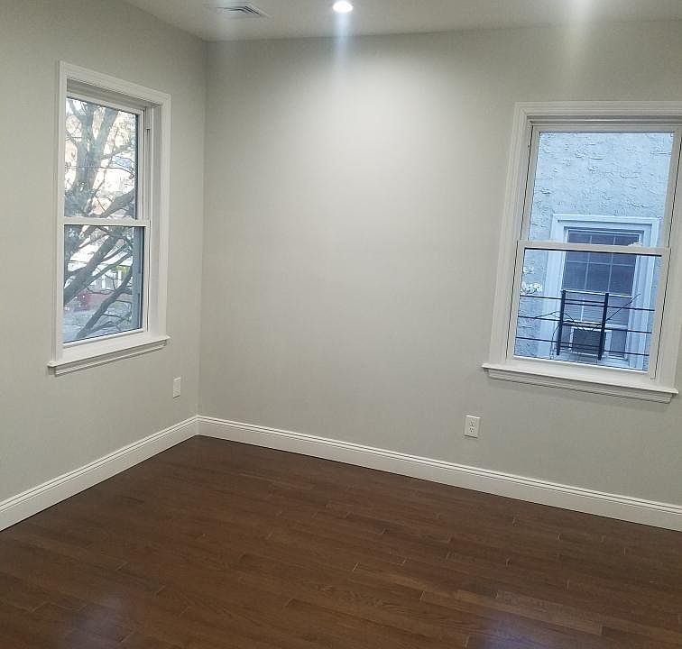 1st image of 142 S 10th Ave #2