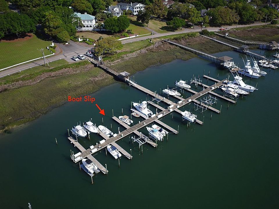 Edgewater Marina & Boat Slip