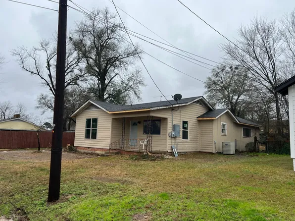 1823 Bolton St, Longview, TX 75602