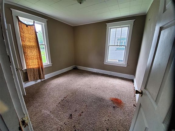 3rd image of 8549 Mora Ln