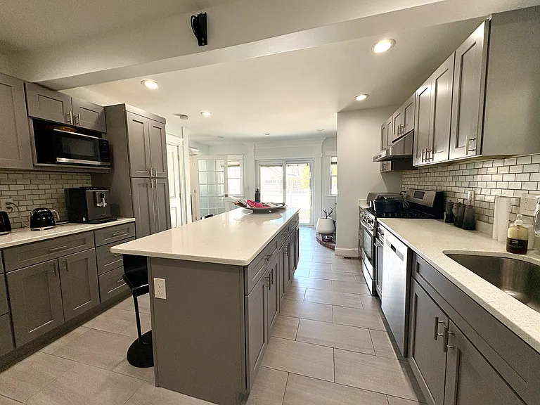 14 Fairview Rd — Photo 5