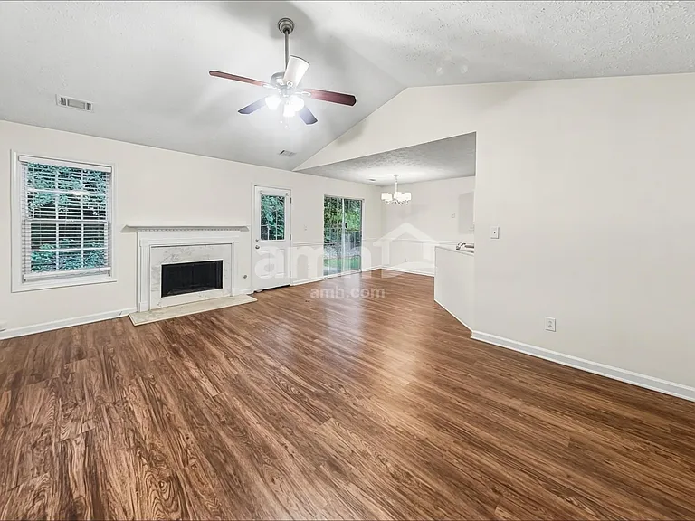6465 Chestnut Bend Dr — Photo 7