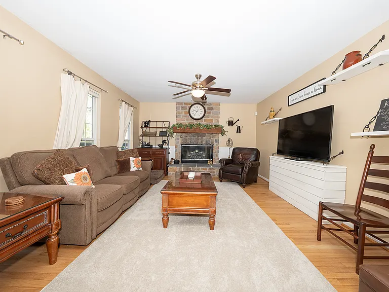 903 Maplewood Dr — Photo 78