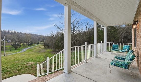 5th image of 54 Thomas Rd