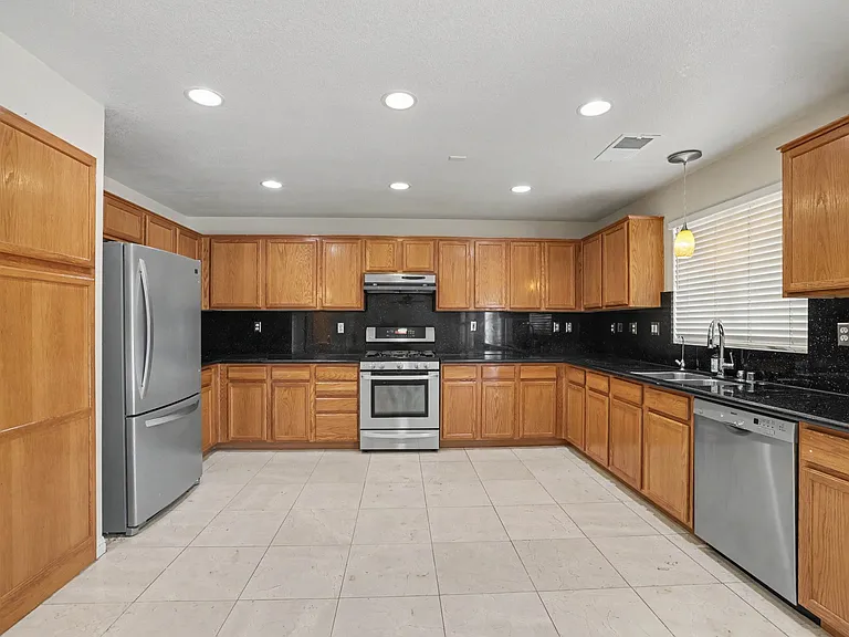 4561 Temblor Way — Photo 5
