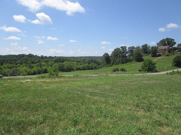 3rd image of River Dr