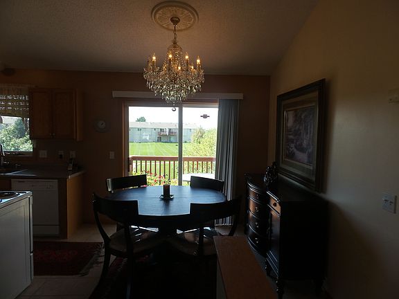 2nd image of 2076 Brittany Ct