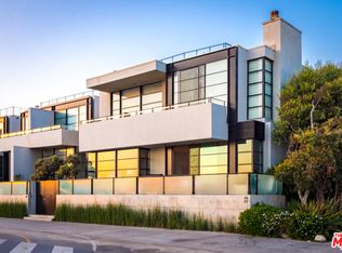 117 Ocean Front Walk, Venice, CA 90291