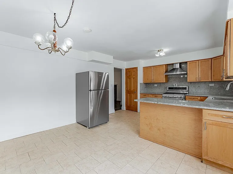 3158 N Neenah Ave #1C — Photo 17