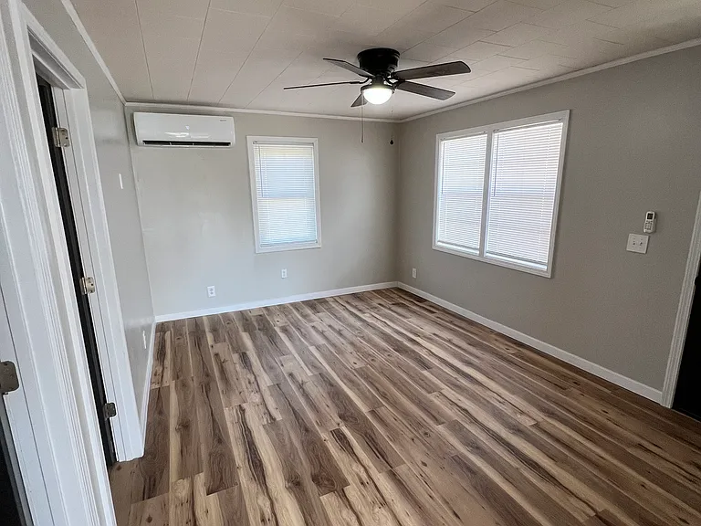 355 Wingo Cir — Photo 8
