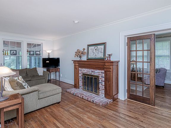 4th image of 408 Edgewood Ave
