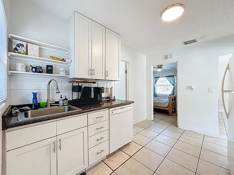 744 E Church Ave — Photo 10