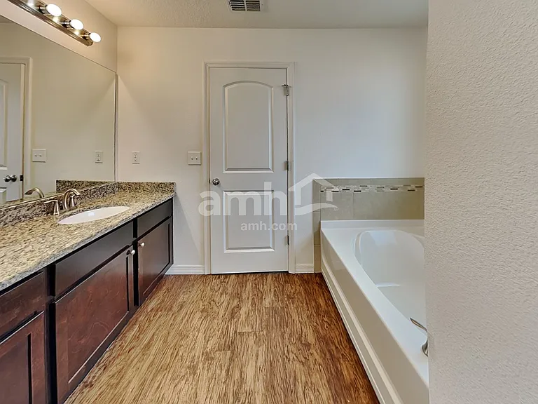 11861 Thicket Wood Dr — Photo 15