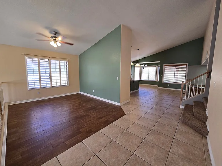 8244 W Gilmore Ave — Photo 7
