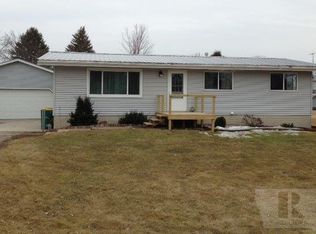 514 E State St, Klemme, IA 50449