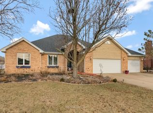21235 Brittany Dr, Frankfort, IL 60423