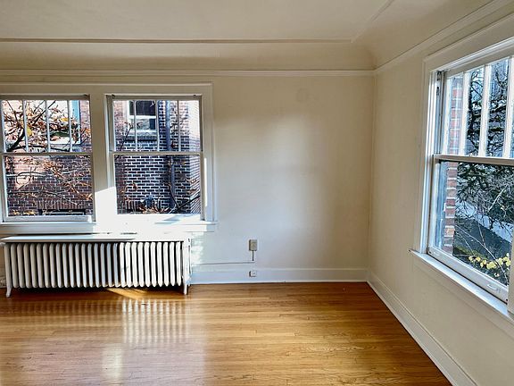 3rd image of 752 Boylston Ave E #103