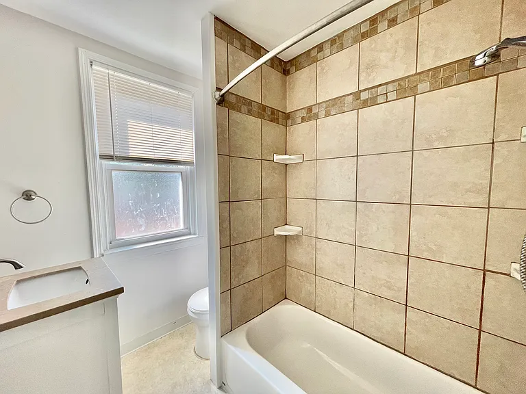 4241 Aldine St #1 — Photo 13