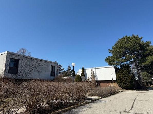 394 Woodsworth Rd #48-C12, Toronto, ON M2L 2T9