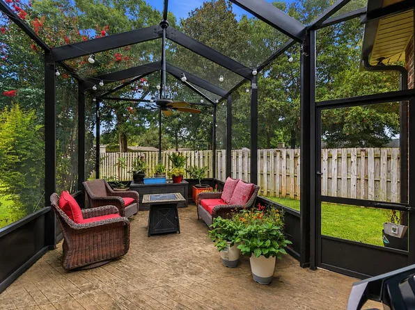 638 Country Club Ave NE, Fort Walton Beach, FL 32547